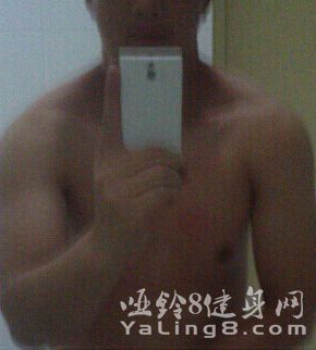 宿舍健身的时候