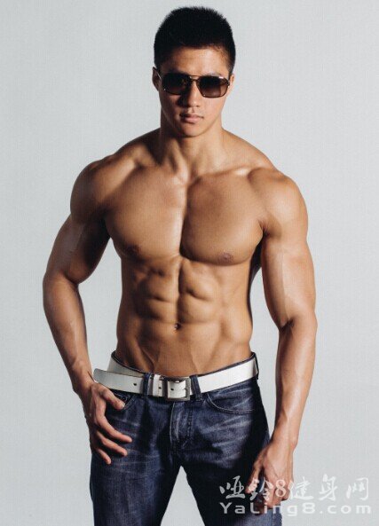 Alex肌肉型男的大学4年