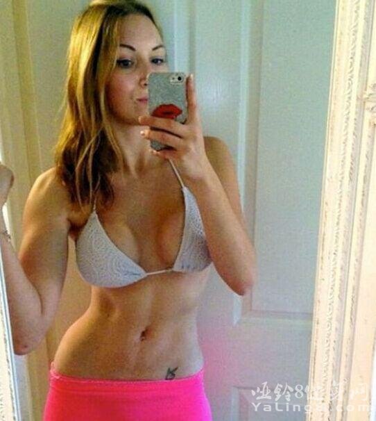 女子被甩后疯狂健身 成性感自拍女王