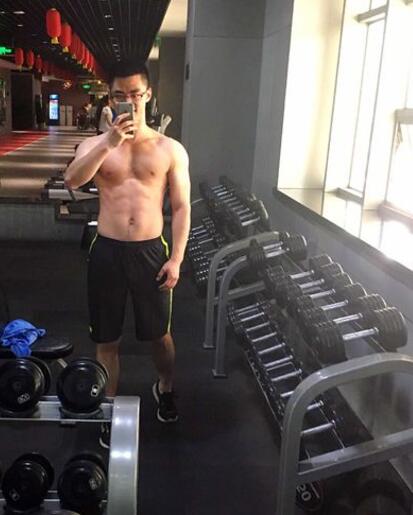 练成肌肉男