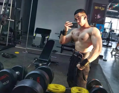 外胚型瘦人身材怎么增肌